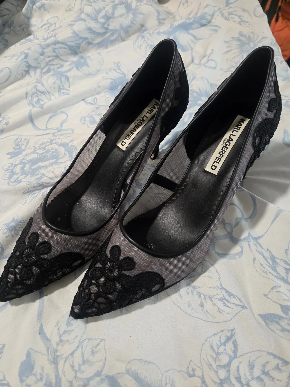 Karl Lagerfeld Black and Gray Pointed Toe Lace Pumps - Picture 2 of 4